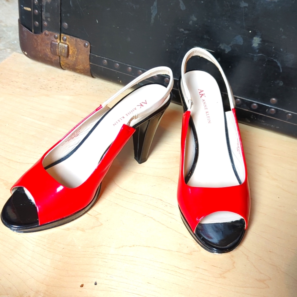 1990s Anne Klein throwback heels